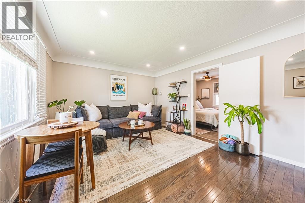 242 East 43rd Street, Hamilton, Ontario  L8T 3C5 - Photo 6 - 40828499