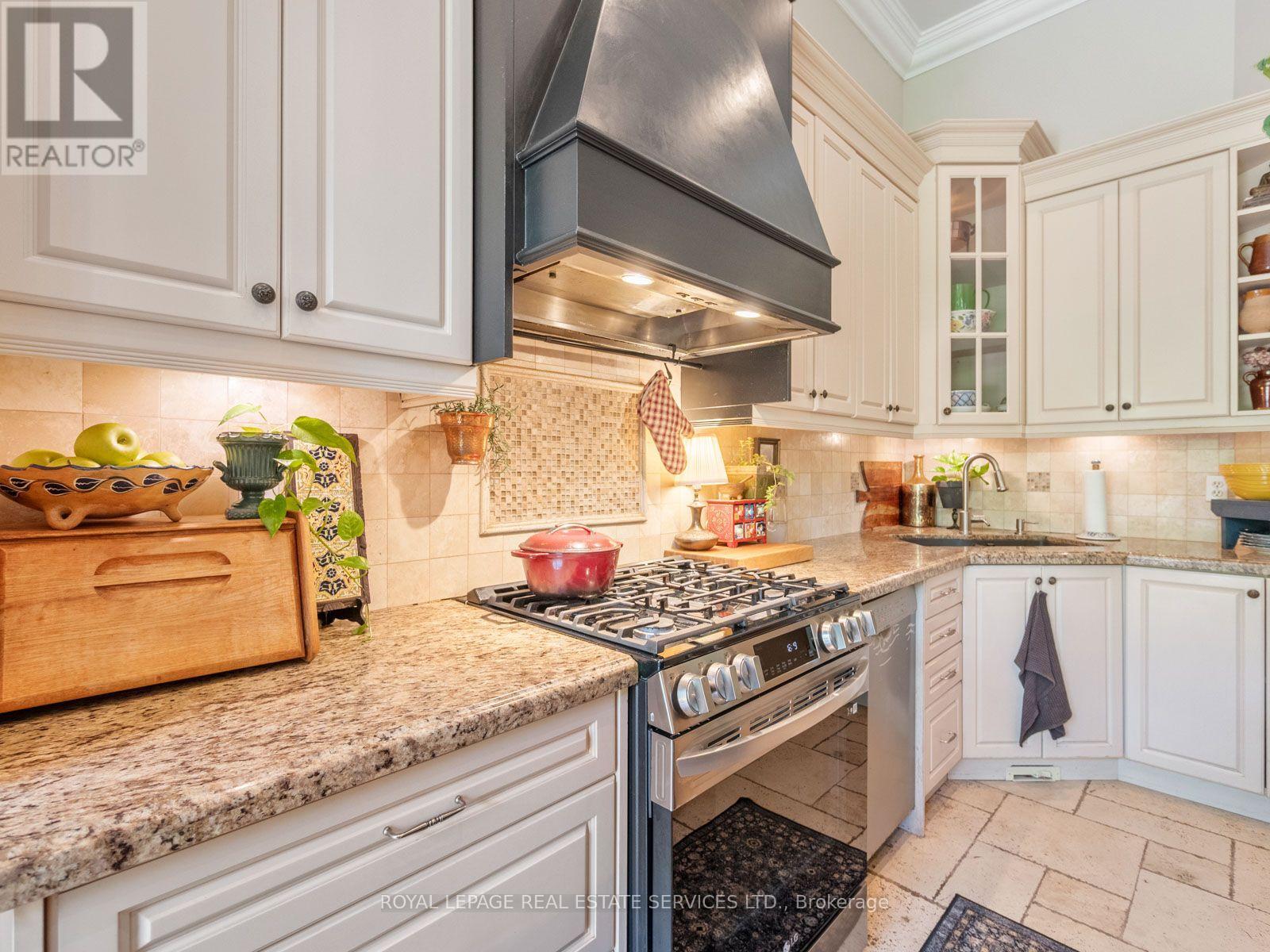 84 Sandway Crescent, Vaughan, Ontario  L6A 2M3 - Photo 15 - N13649540