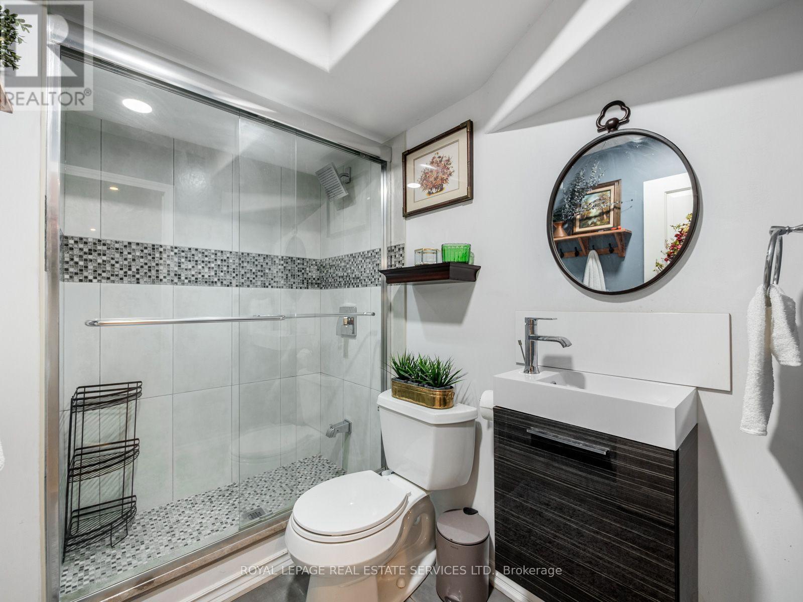 84 Sandway Crescent, Vaughan, Ontario  L6A 2M3 - Photo 35 - N13649540