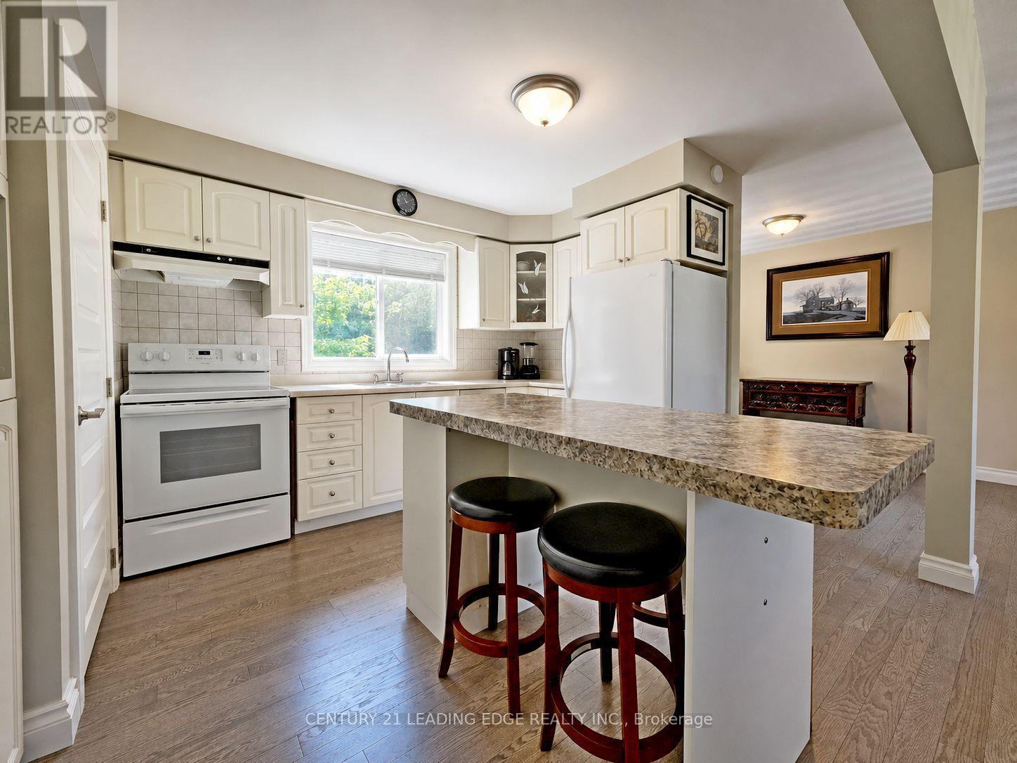 76 Market Street, Georgina, Ontario L0E 1R0 - Photo 10 - N13649872