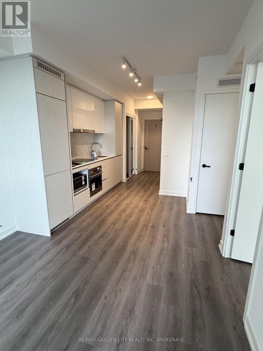 1701 - 28 Interchange Way W, Vaughan, Ontario  L4K 0P8 - Photo 3 - N13649858