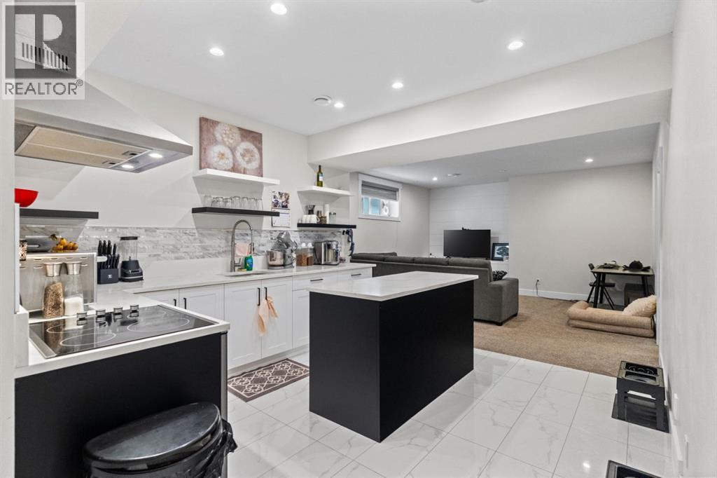 129 Marina Key, Chestermere, Alberta  T1X 1Y7 - Photo 31 - A2333159