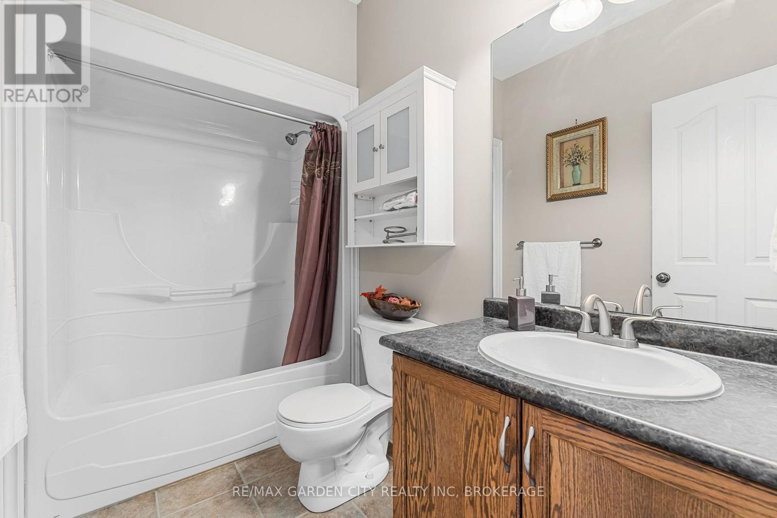 4022 Bush Crescent, Lincoln, Ontario L3J 0H2 - Photo 23 - X13649548