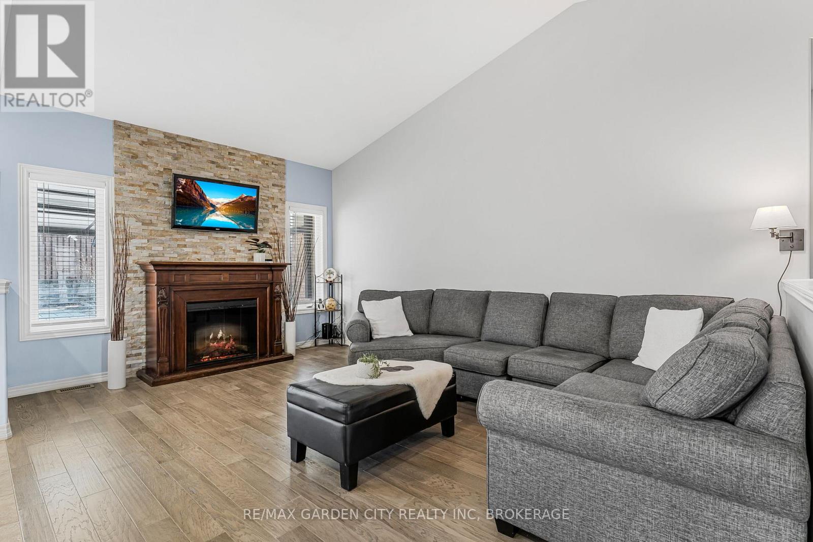 4022 Bush Crescent, Lincoln, Ontario L3J 0H2 - Photo 8 - X13649548