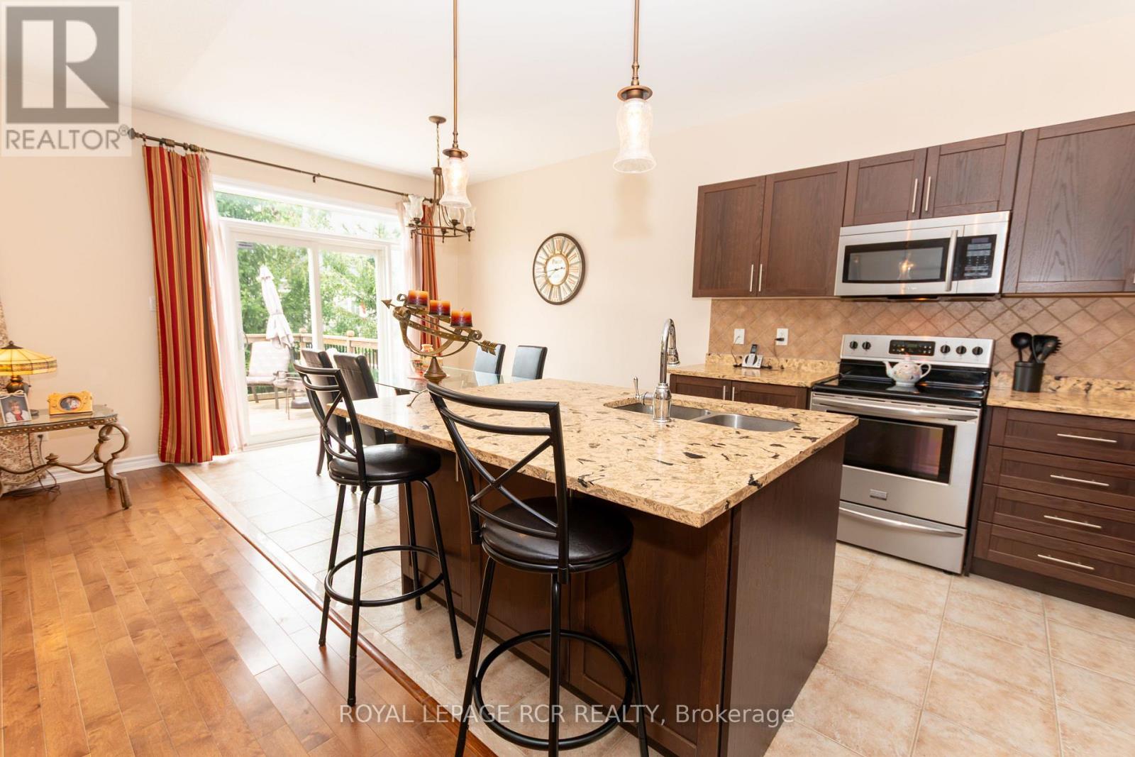 135 White Sands Way, Wasaga Beach, Ontario  L9Z 0E3 - Photo 2 - S13649526