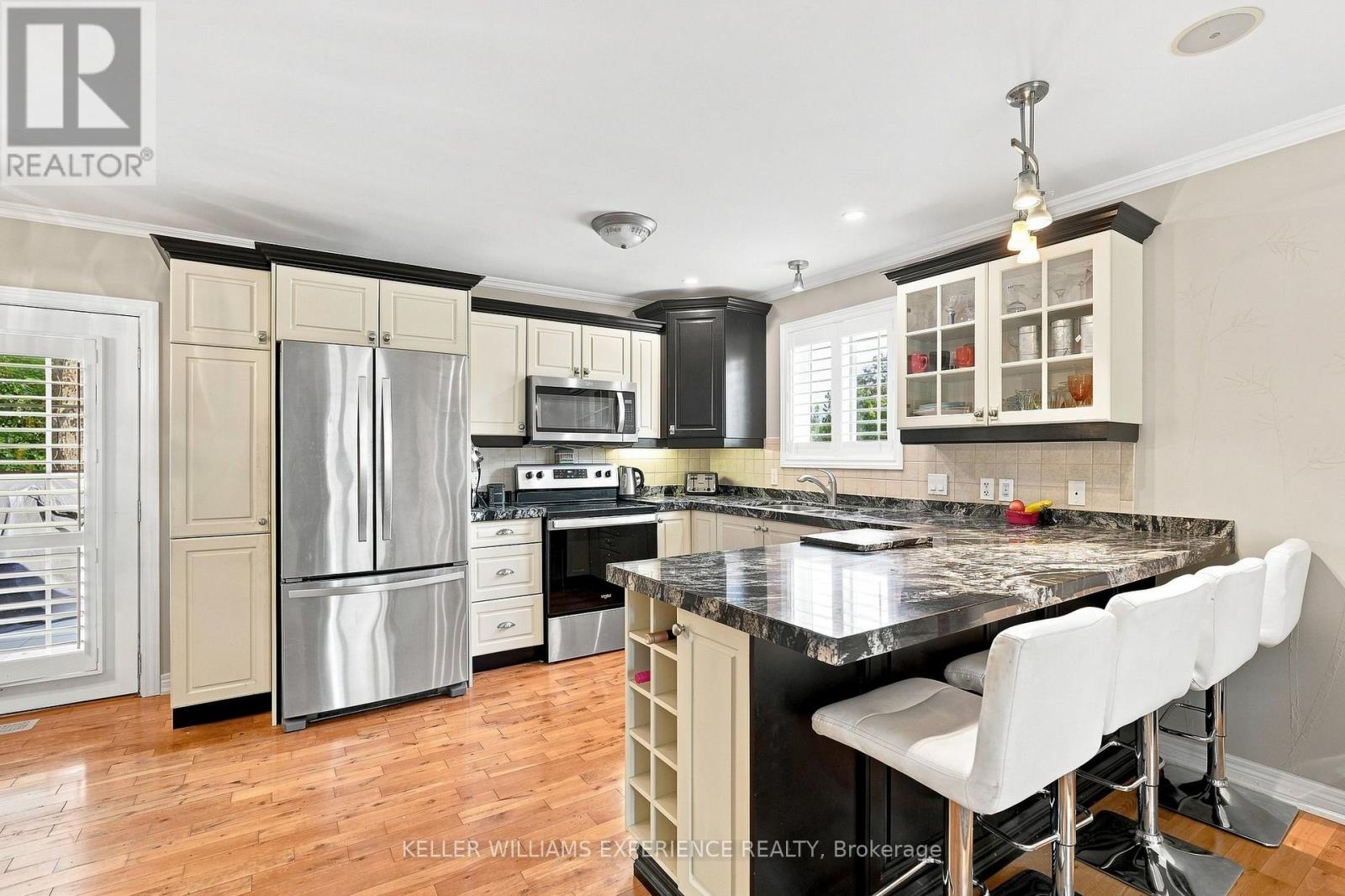 2438 Amigo Drive, Severn, Ontario  L3V 0T9 - Photo 6 - S13649716