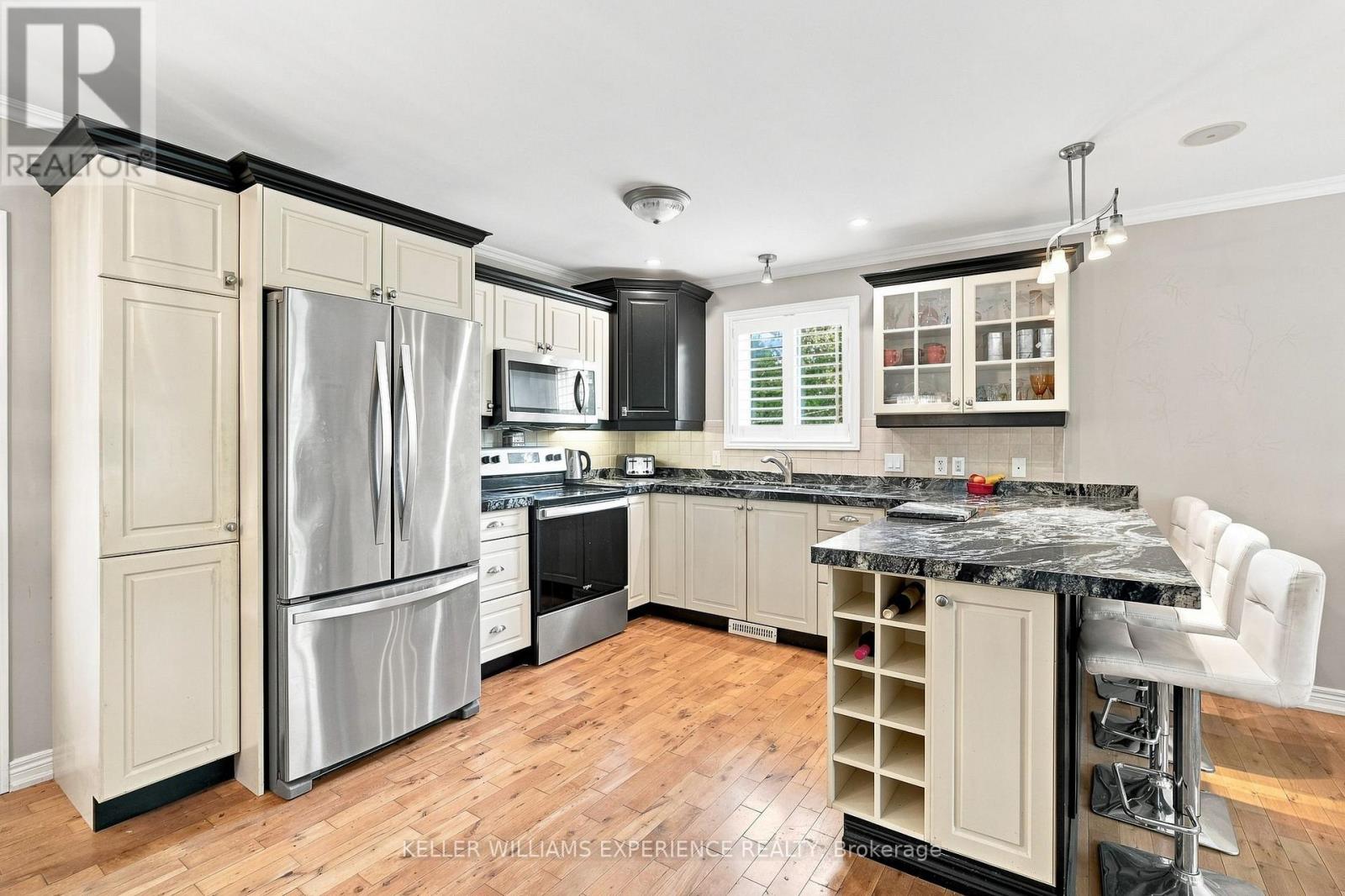 2438 Amigo Drive, Severn, Ontario  L3V 0T9 - Photo 7 - S13649716