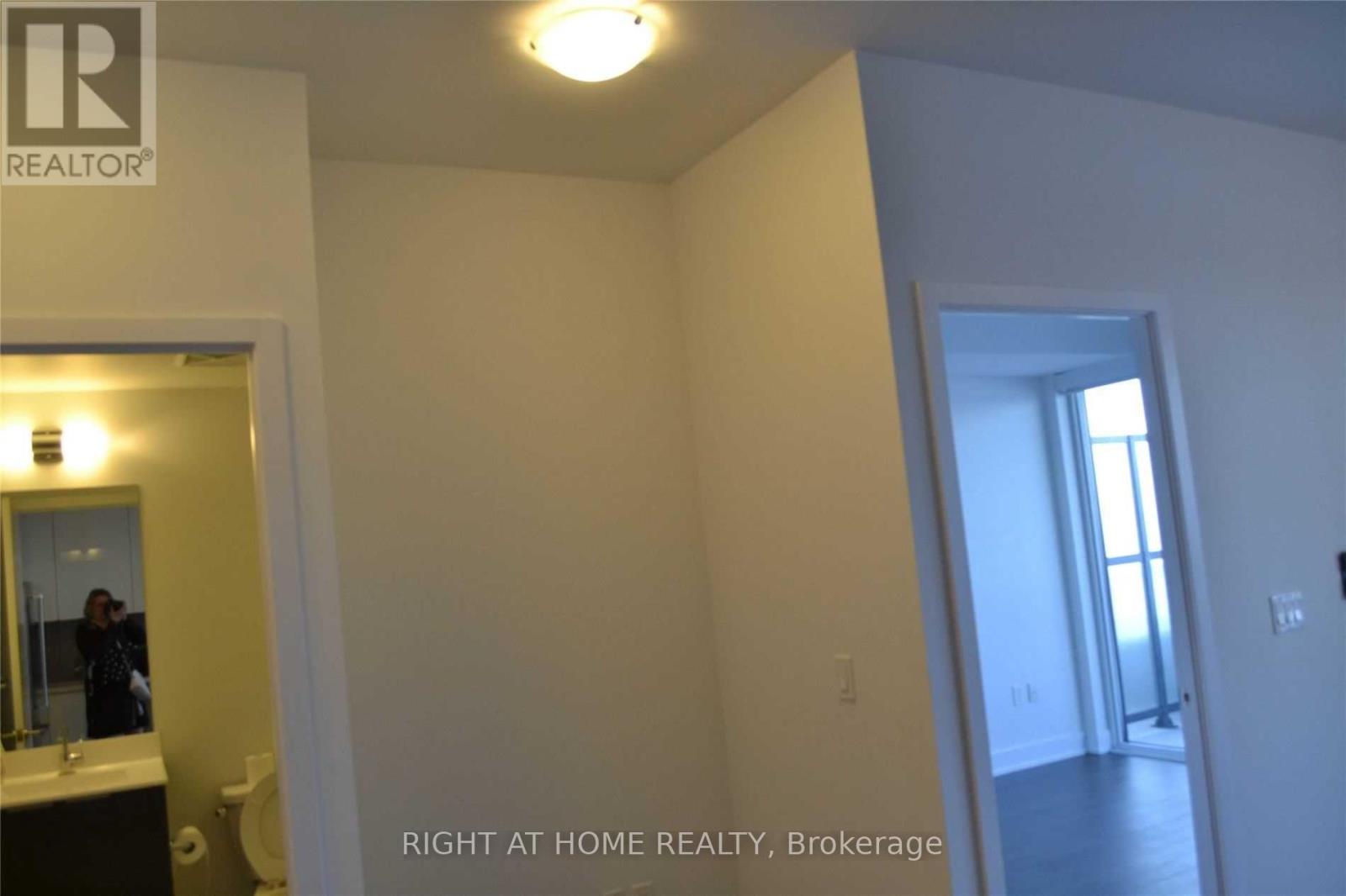 5604 - 30 Shore Breeze Dr Drive, Toronto, Ontario  M8V 0J1 - Photo 13 - W13649566