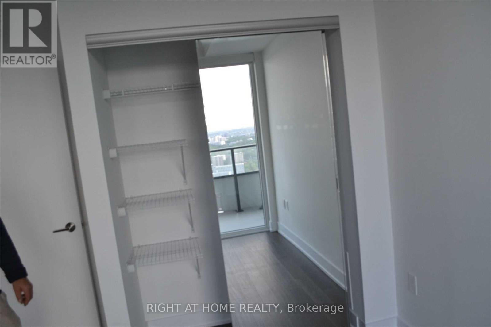 5604 - 30 Shore Breeze Dr Drive, Toronto, Ontario  M8V 0J1 - Photo 14 - W13649566