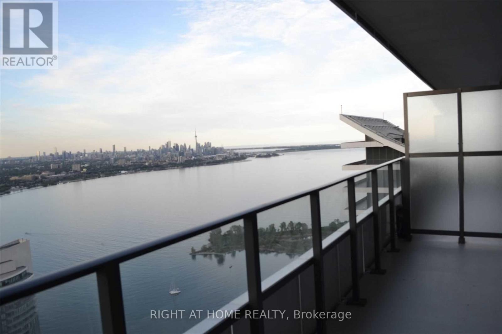 5604 - 30 Shore Breeze Dr Drive, Toronto, Ontario  M8V 0J1 - Photo 3 - W13649566