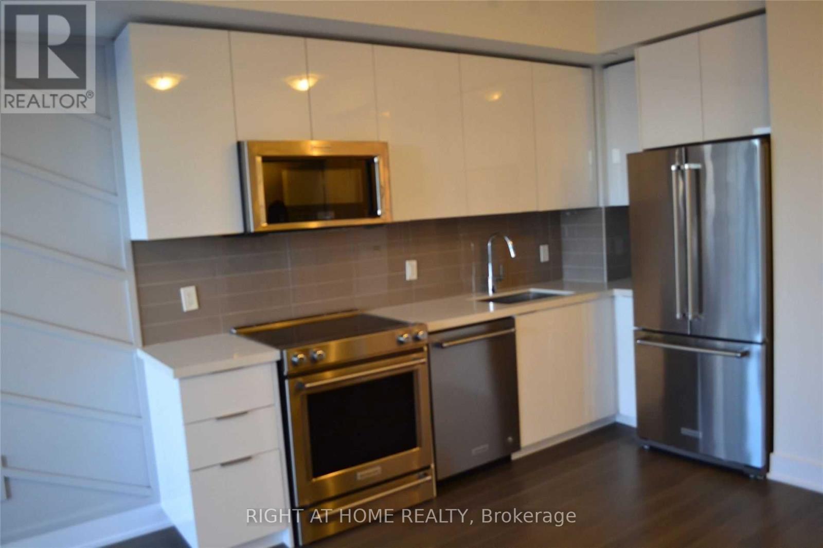5604 - 30 Shore Breeze Dr Drive, Toronto, Ontario  M8V 0J1 - Photo 5 - W13649566