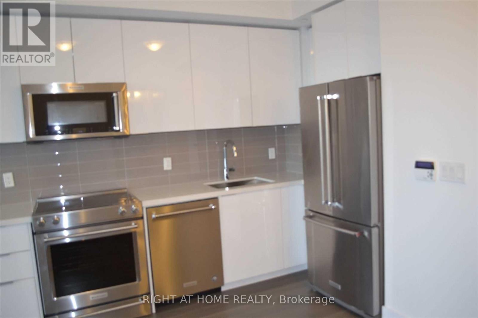 5604 - 30 Shore Breeze Dr Drive, Toronto, Ontario  M8V 0J1 - Photo 7 - W13649566