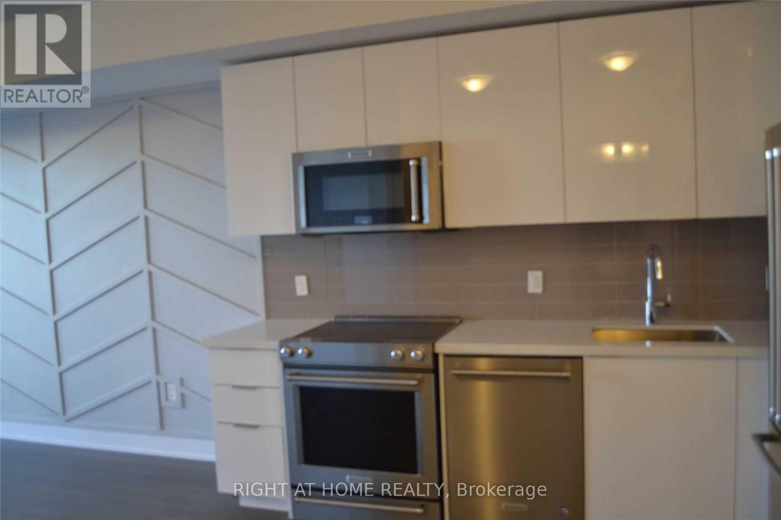 5604 - 30 Shore Breeze Dr Drive, Toronto, Ontario  M8V 0J1 - Photo 8 - W13649566