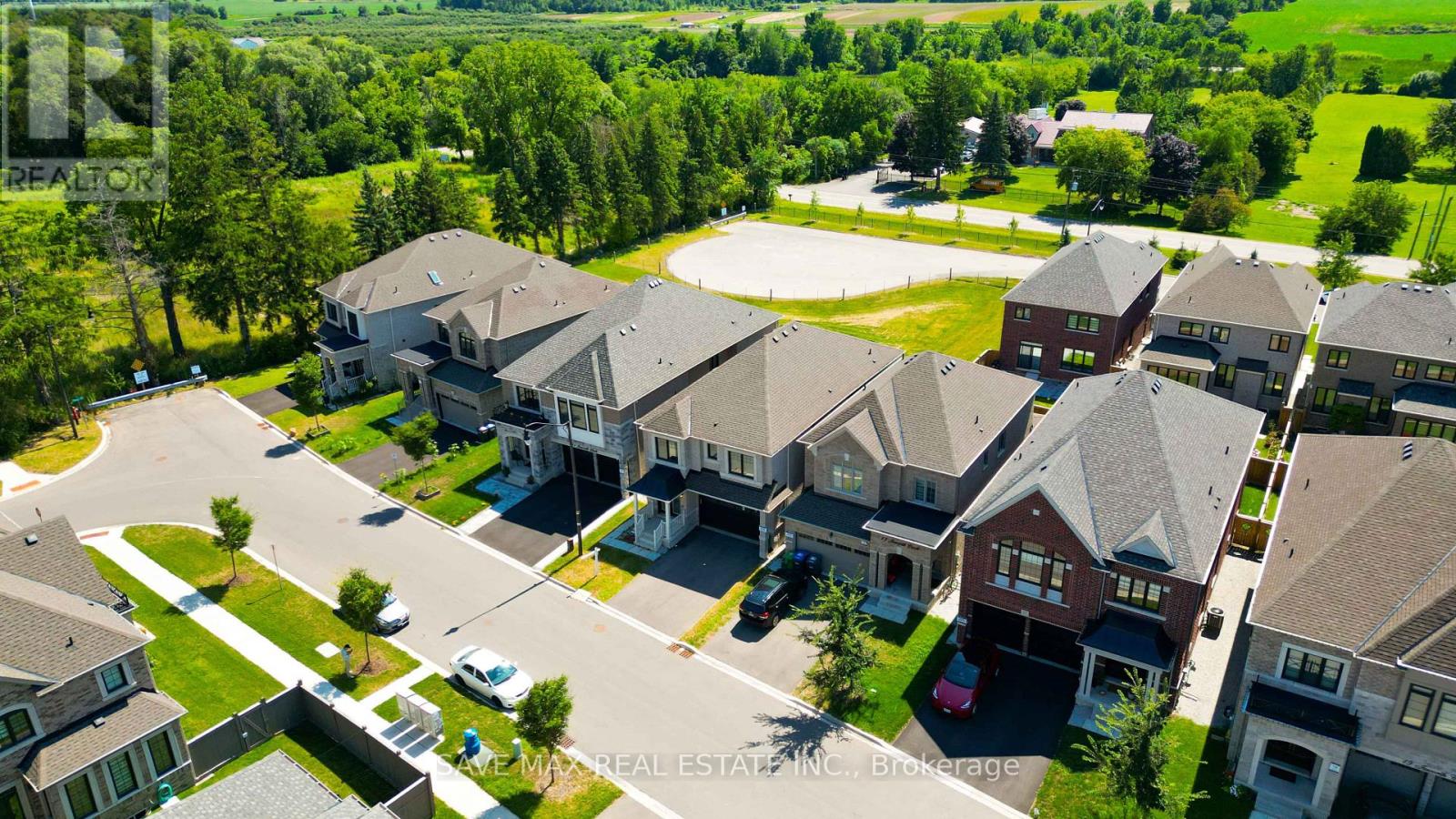 13 Ixworth Circle, Brampton, Ontario  L6Y 6J8 - Photo 2 - W13649568