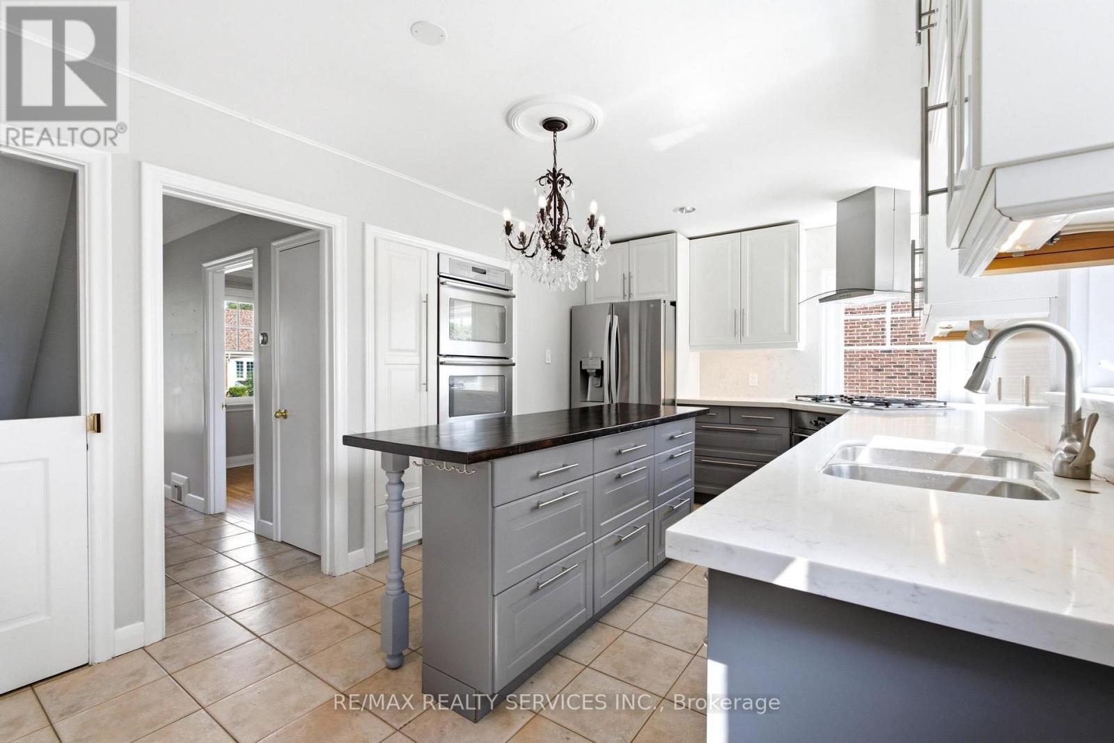 1544 Alexandra Boulevard, Mississauga, Ontario  L5E 2B6 - Photo 20 - W13649610