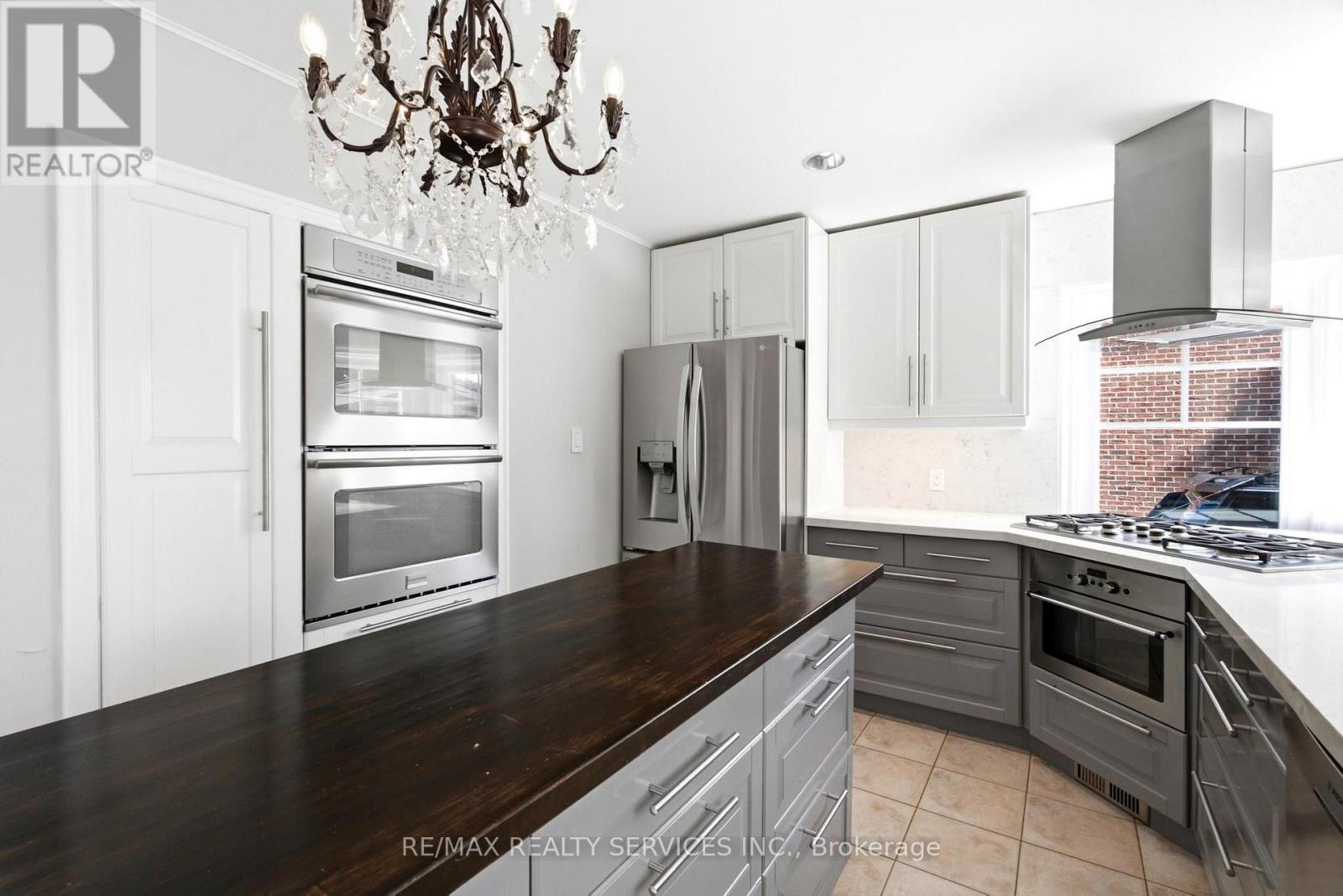 1544 Alexandra Boulevard, Mississauga, Ontario  L5E 2B6 - Photo 21 - W13649610