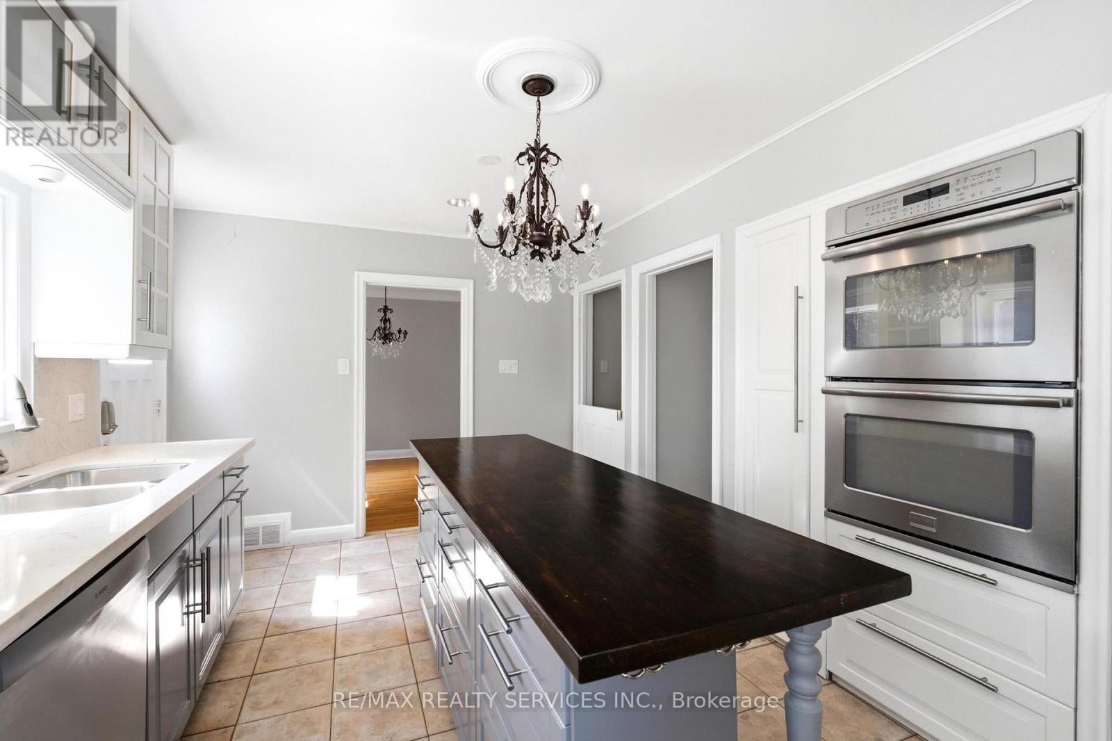 1544 Alexandra Boulevard, Mississauga, Ontario  L5E 2B6 - Photo 22 - W13649610