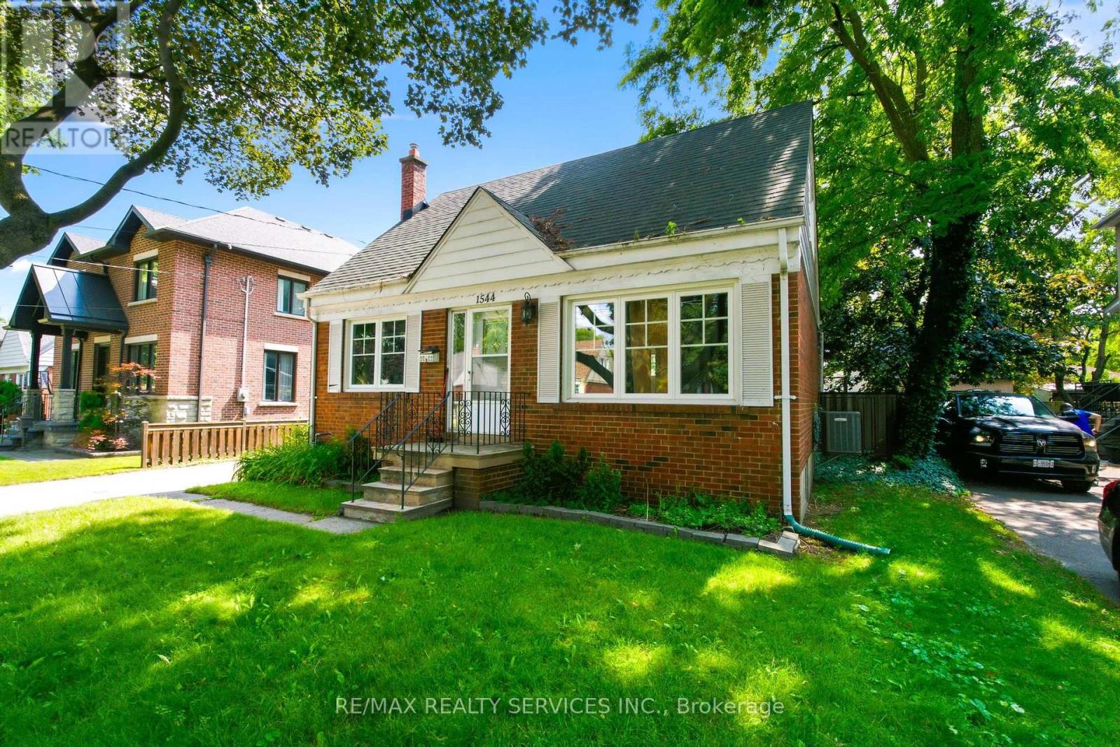 1544 Alexandra Boulevard, Mississauga, Ontario  L5E 2B6 - Photo 5 - W13649610