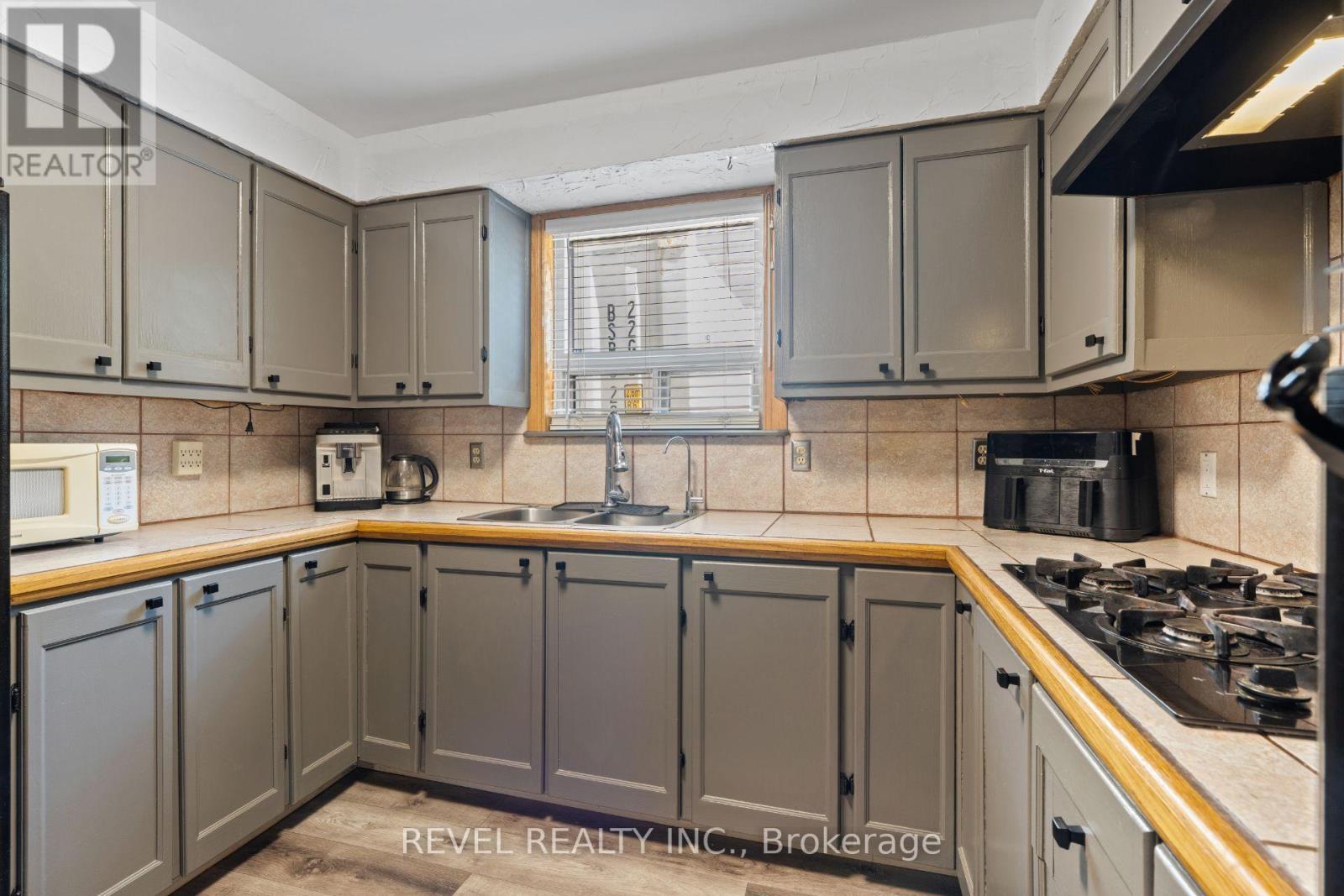 24 Bramhall Circle, Brampton, Ontario  L6V 2G4 - Photo 12 - W13649636
