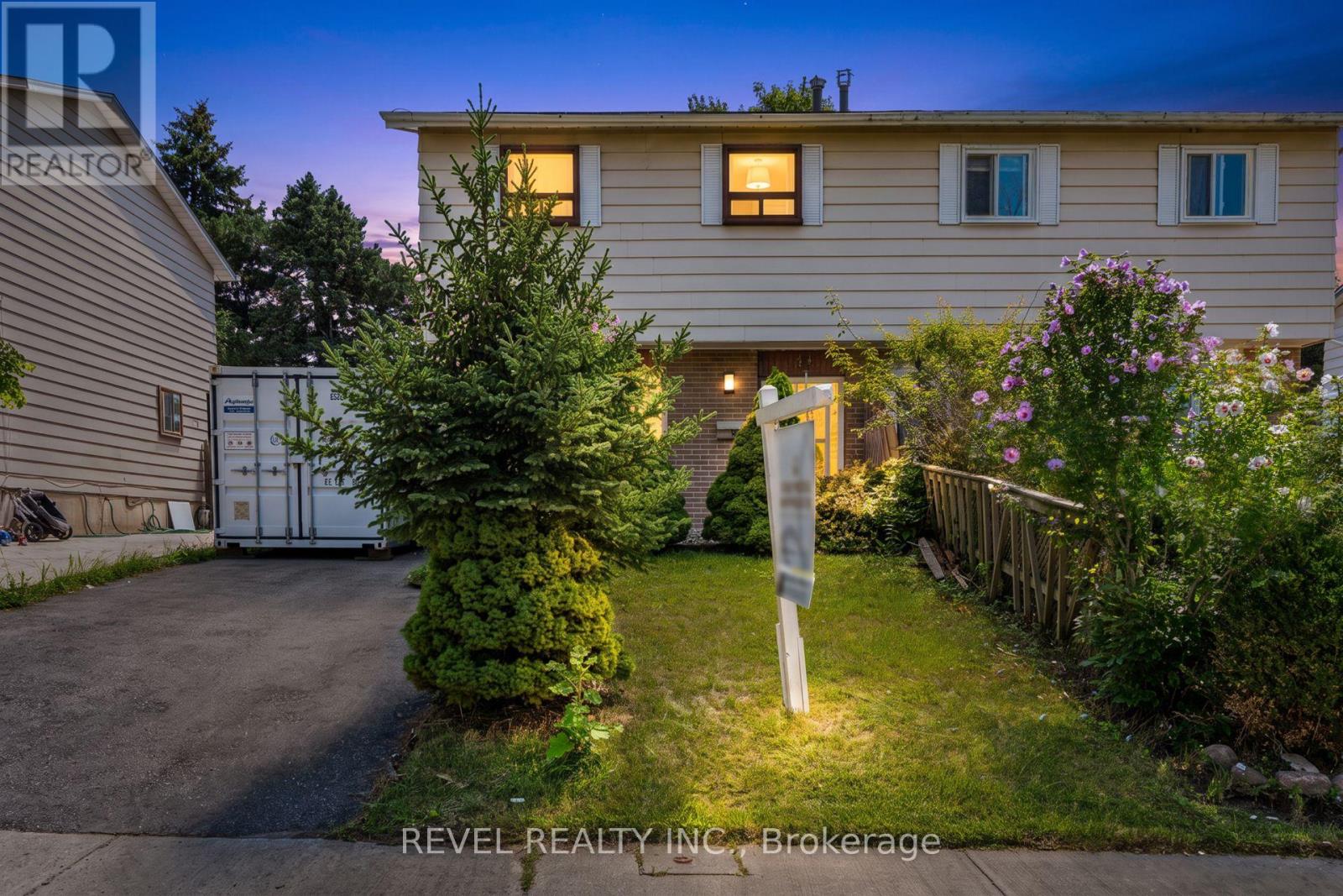 24 Bramhall Circle, Brampton, Ontario  L6V 2G4 - Photo 2 - W13649636