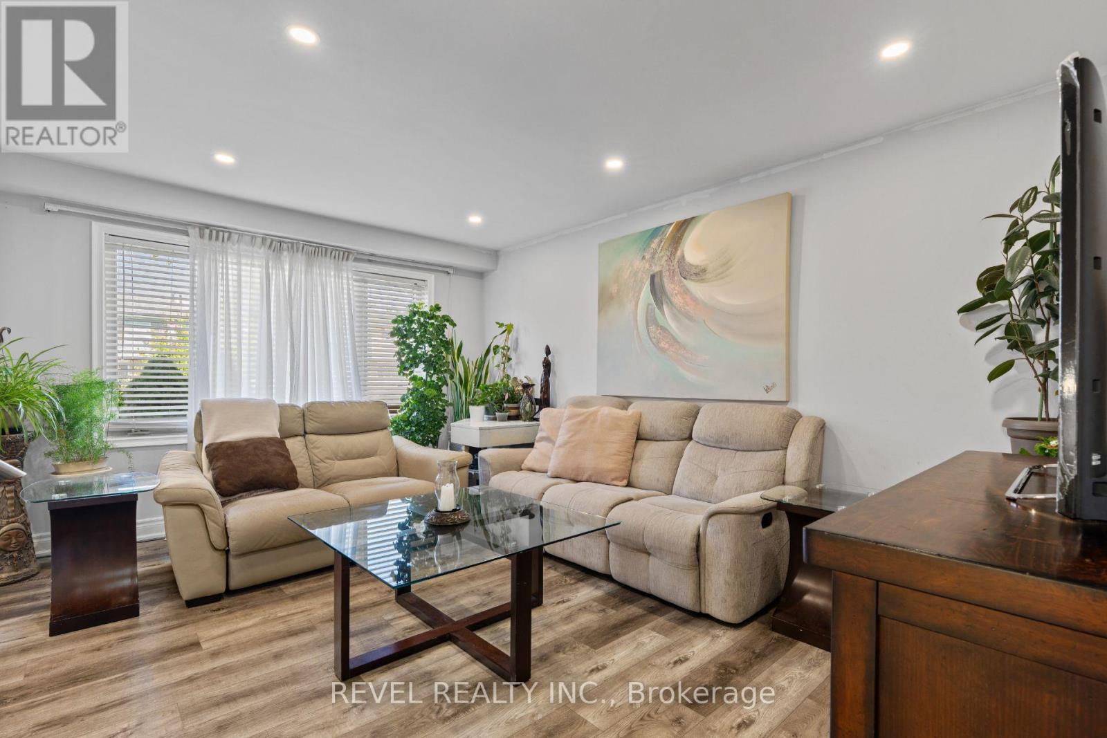 24 Bramhall Circle, Brampton, Ontario  L6V 2G4 - Photo 6 - W13649636