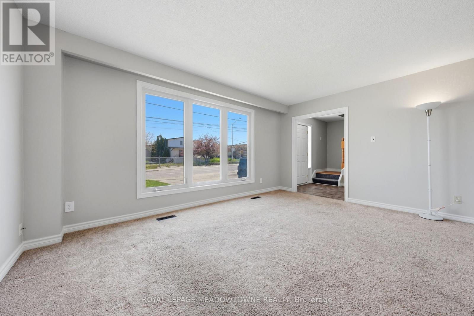 82 Maple Avenue, Halton Hills, Ontario  L7G 1X7 - Photo 6 - W13649670