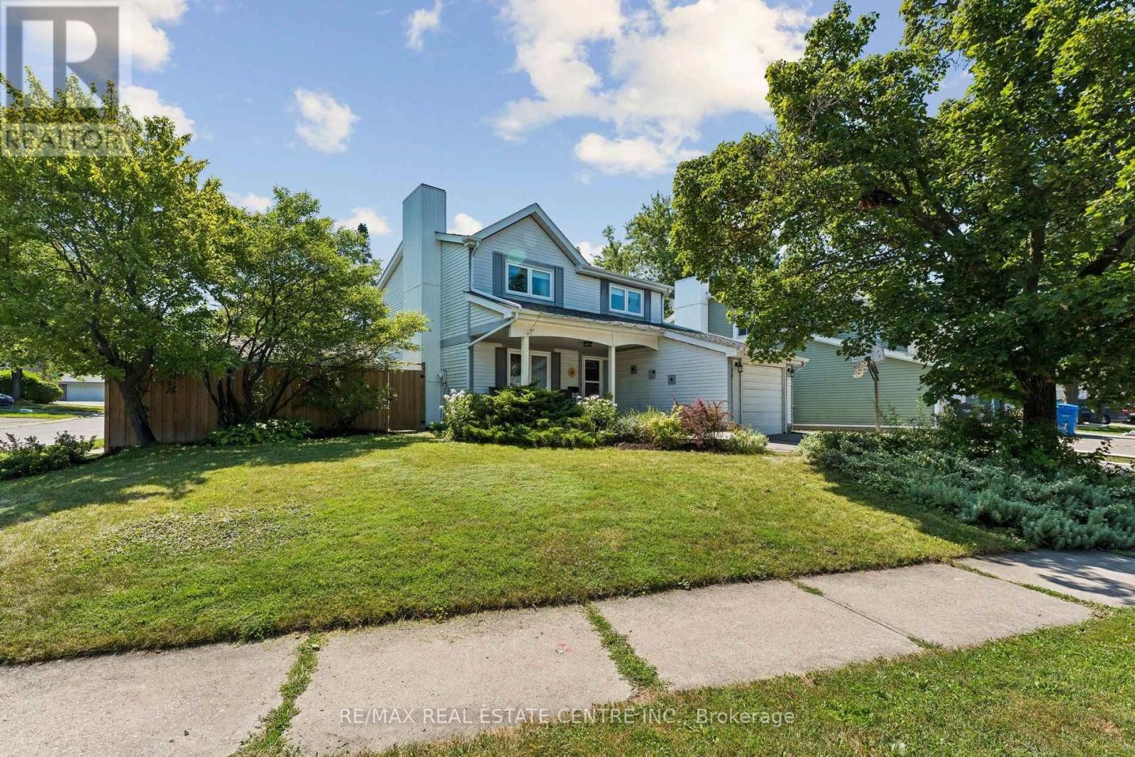 29 Blueridge Square, Brampton, Ontario  L6Z 1A2 - Photo 1 - W13649712
