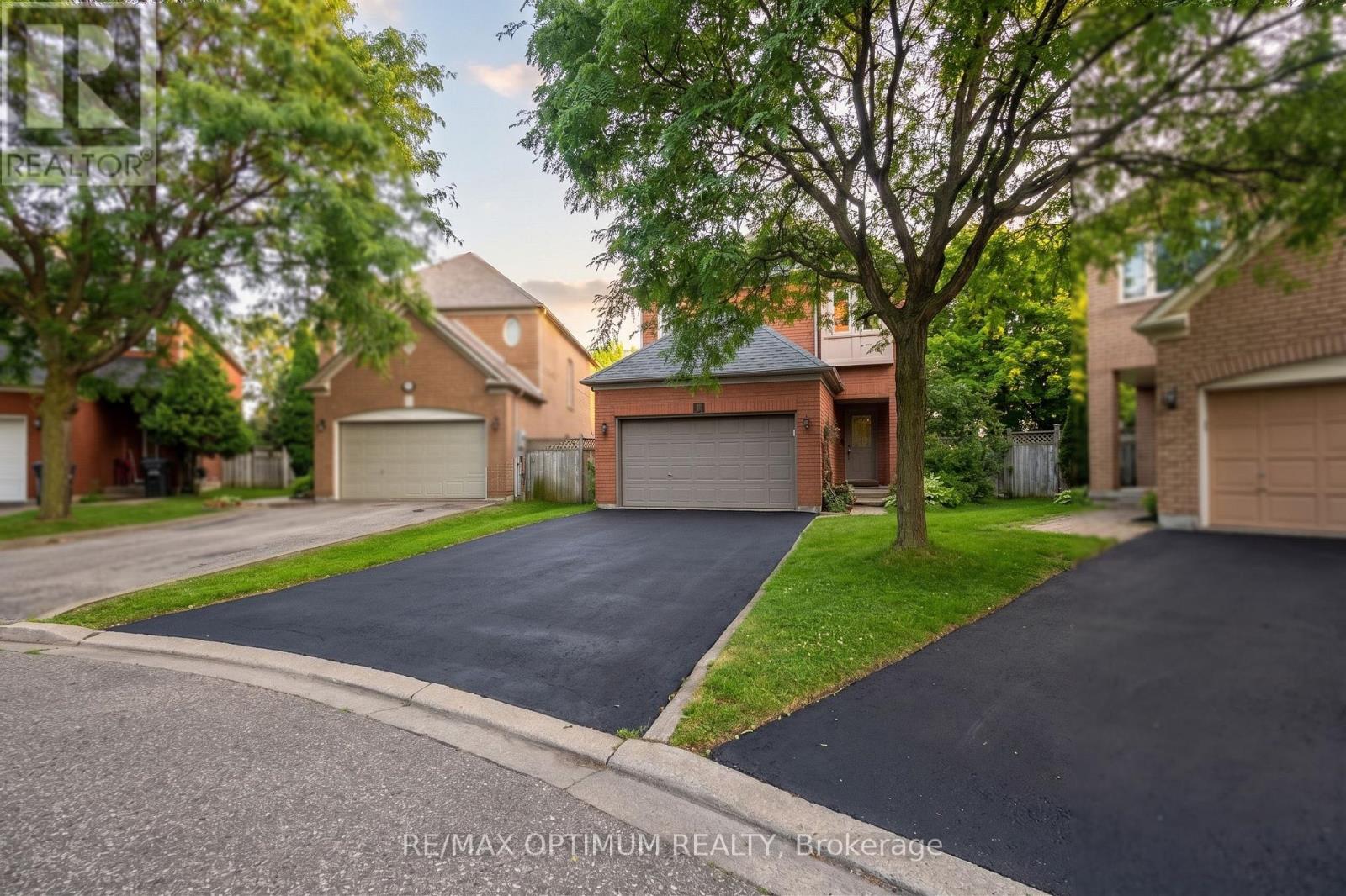 9 Inwood Place, Brampton, Ontario L6R 1T2 - Photo 5 - W13649760