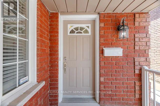 92 Orchid Drive, Brampton, Ontario  L7A 2C4 - Photo 7 - W13649776