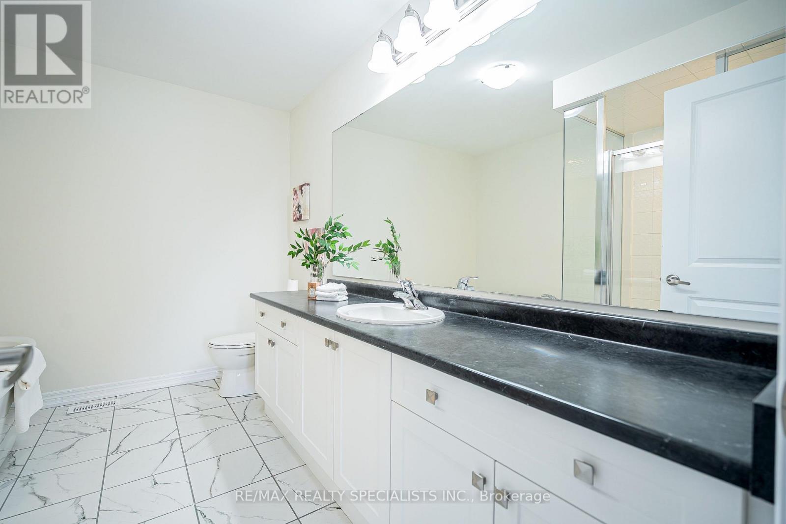 225 Broadacre Drive, Kitchener, Ontario  N2R 0S6 - Photo 24 - X13649768