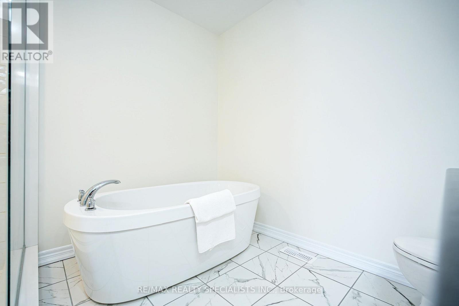 225 Broadacre Drive, Kitchener, Ontario  N2R 0S6 - Photo 25 - X13649768