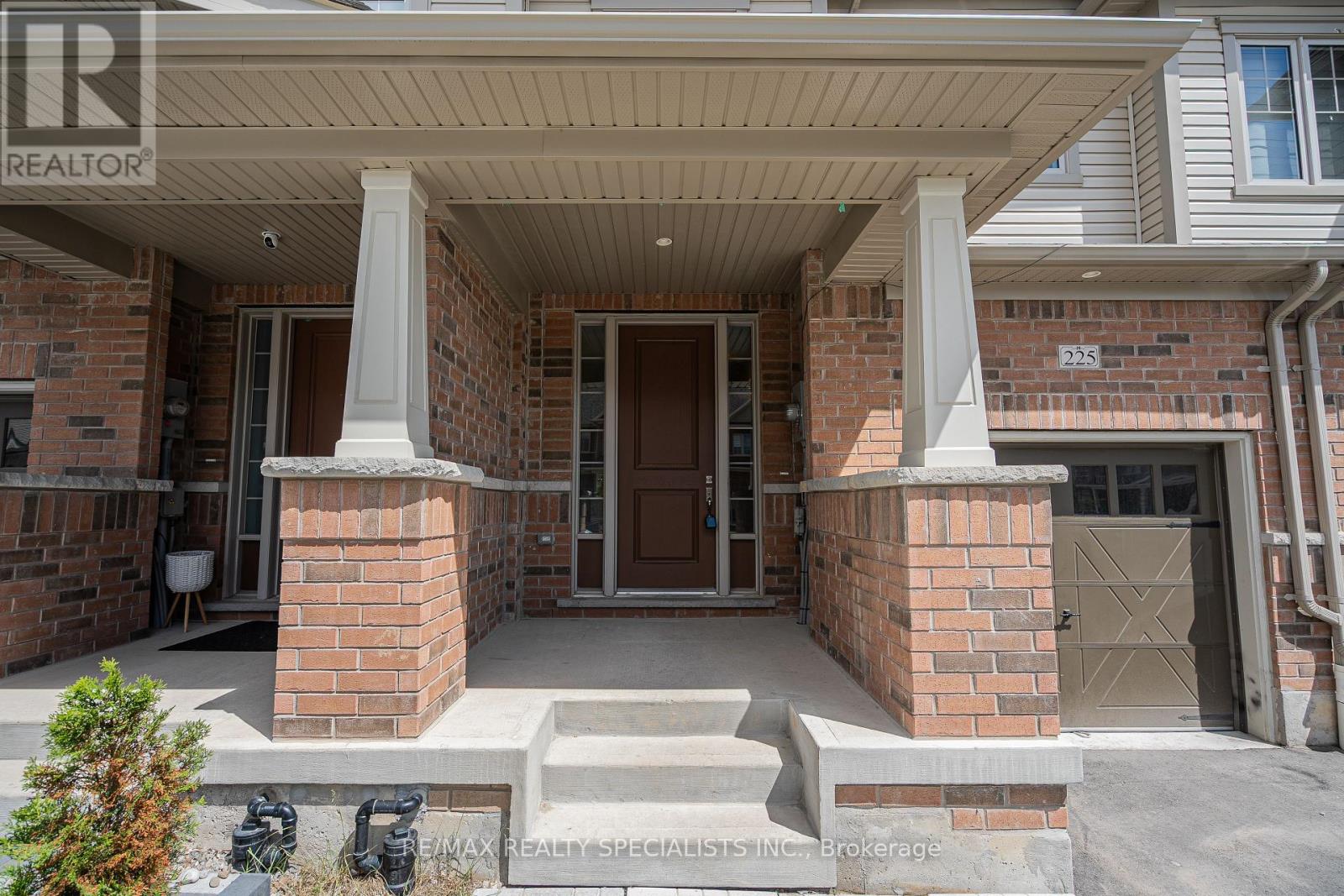 225 Broadacre Drive, Kitchener, Ontario  N2R 0S6 - Photo 3 - X13649768