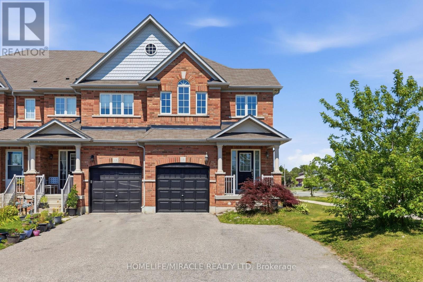 15 Mcphail Place, Hamilton, Ontario  L8B 0R5 - Photo 1 - X13649856