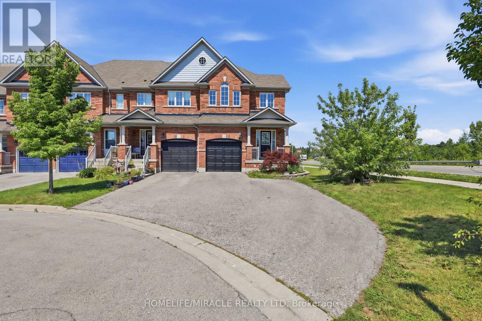 15 Mcphail Place, Hamilton, Ontario  L8B 0R5 - Photo 3 - X13649856
