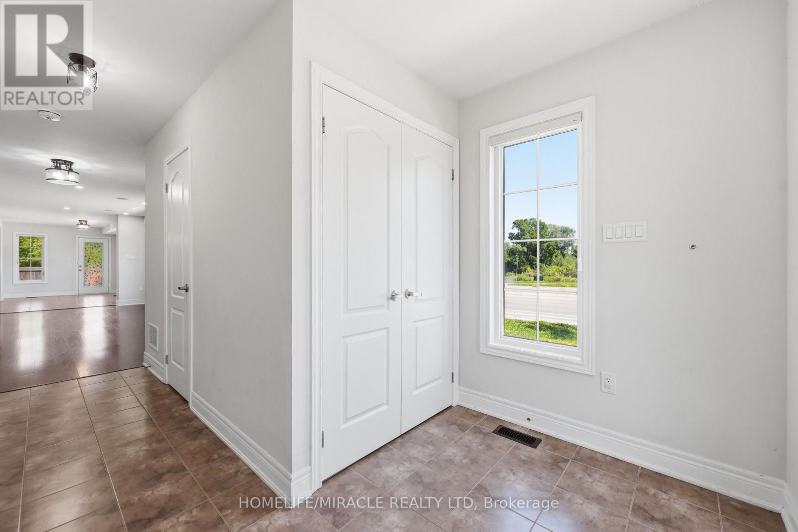 15 Mcphail Place, Hamilton, Ontario  L8B 0R5 - Photo 9 - X13649856