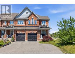 15 MCPHAIL PLACE, Hamilton, Ontario
