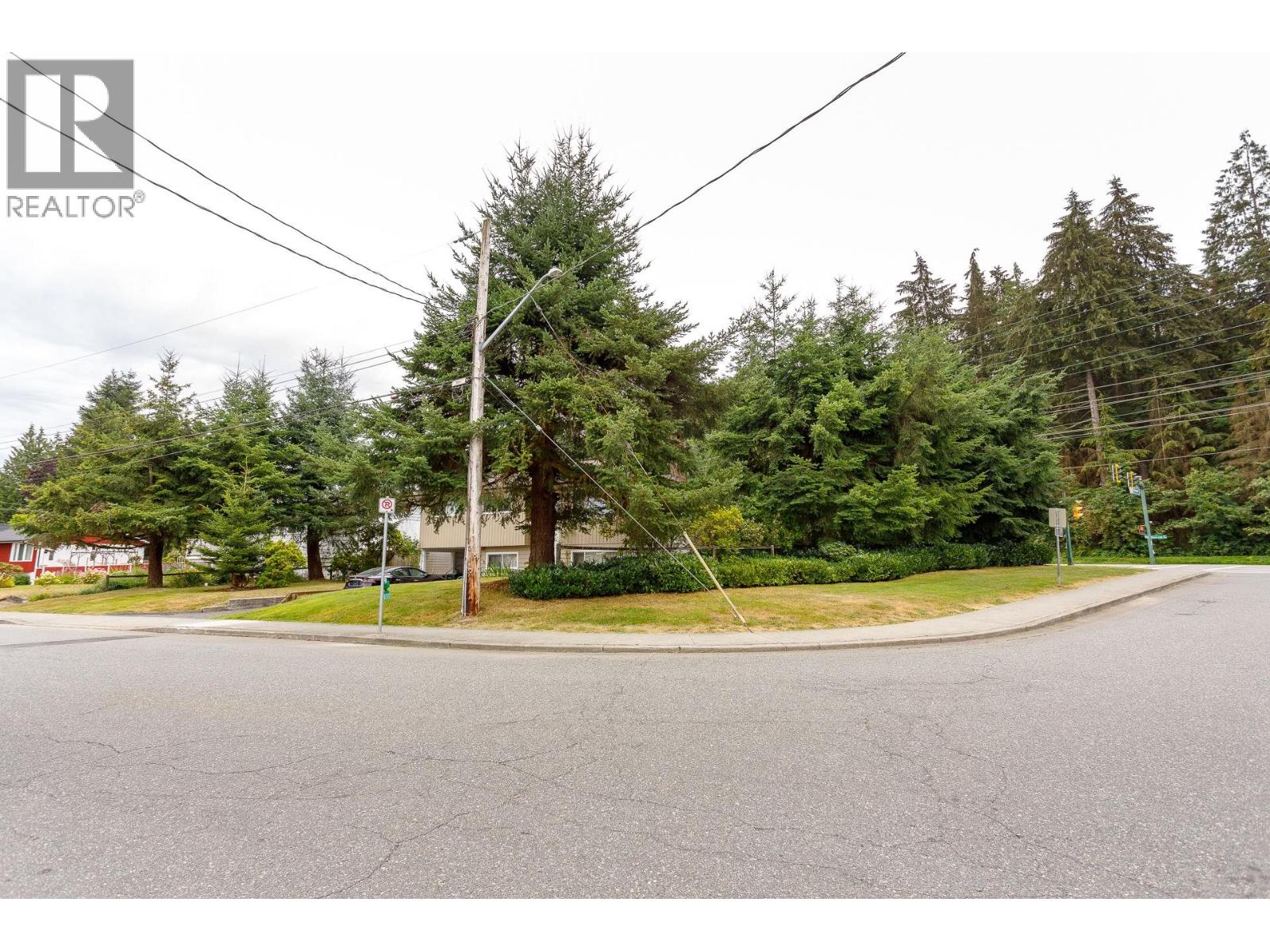 815 Seymour Drive, Coquitlam, British Columbia  V3J 6V8 - Photo 3 - R3152414