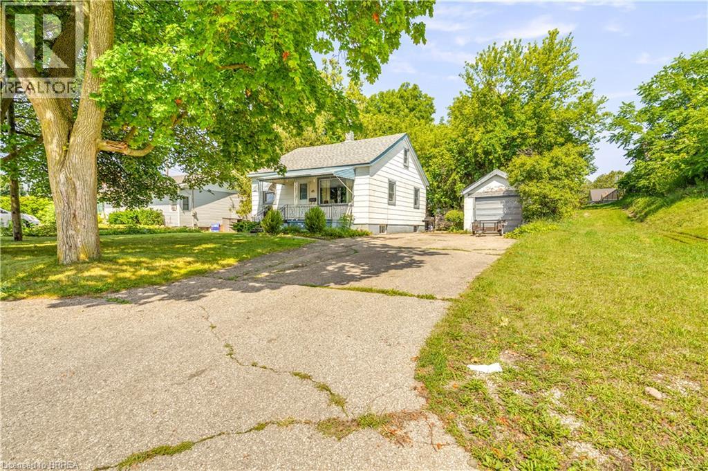 45 WELLINGTON Street, Paris, Ontario