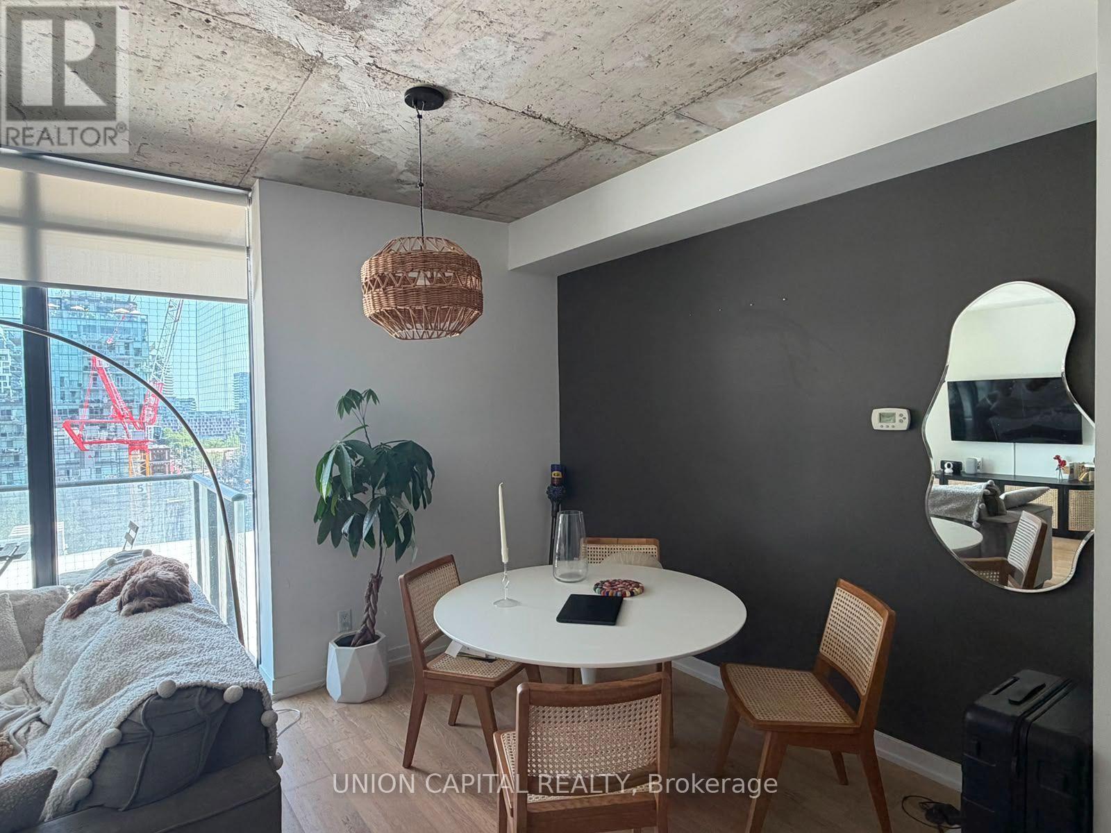818 - 95 Bathurst Street, Toronto, Ontario  M5V 0S7 - Photo 2 - C13649104