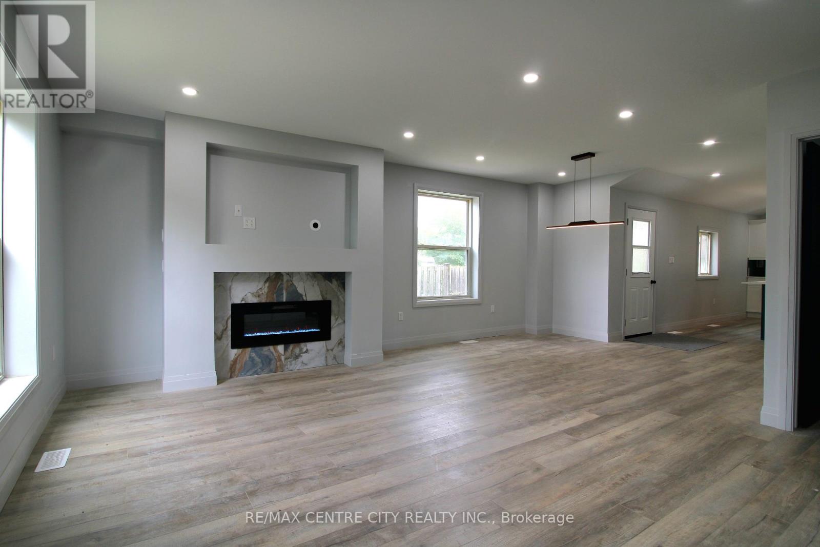 118 Delaware Street, London East, Ontario  N5Z 2N5 - Photo 2 - X13649940