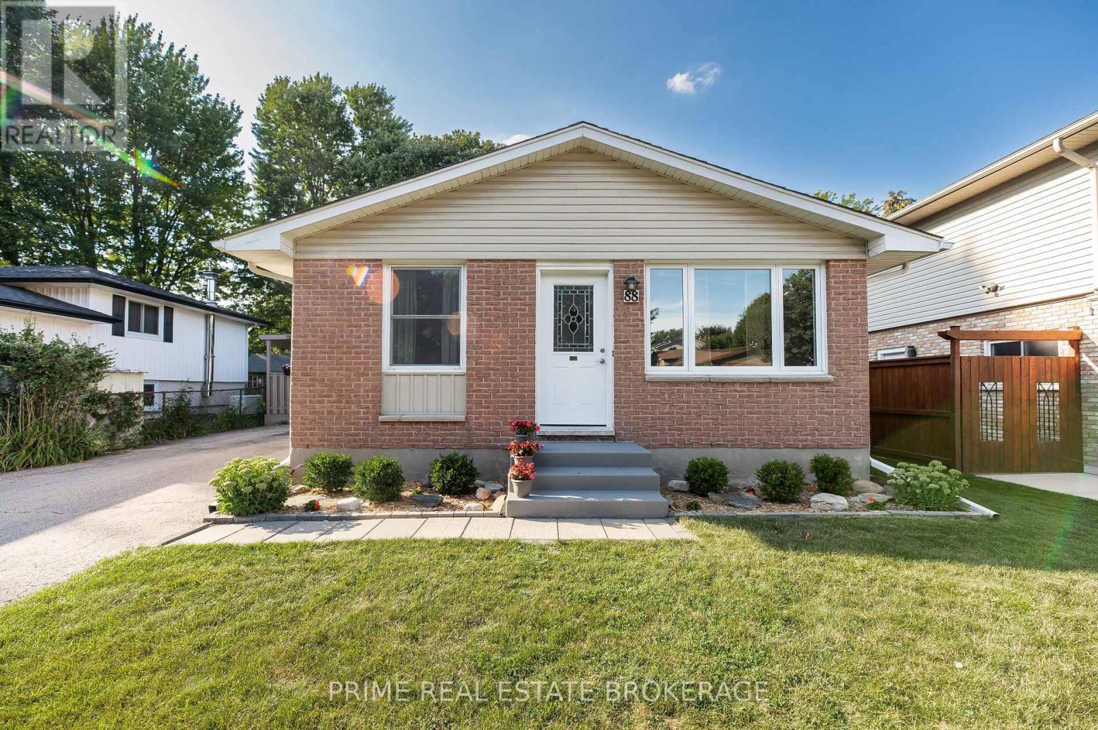 88 HAWTHORNE ROAD, London North, Ontario