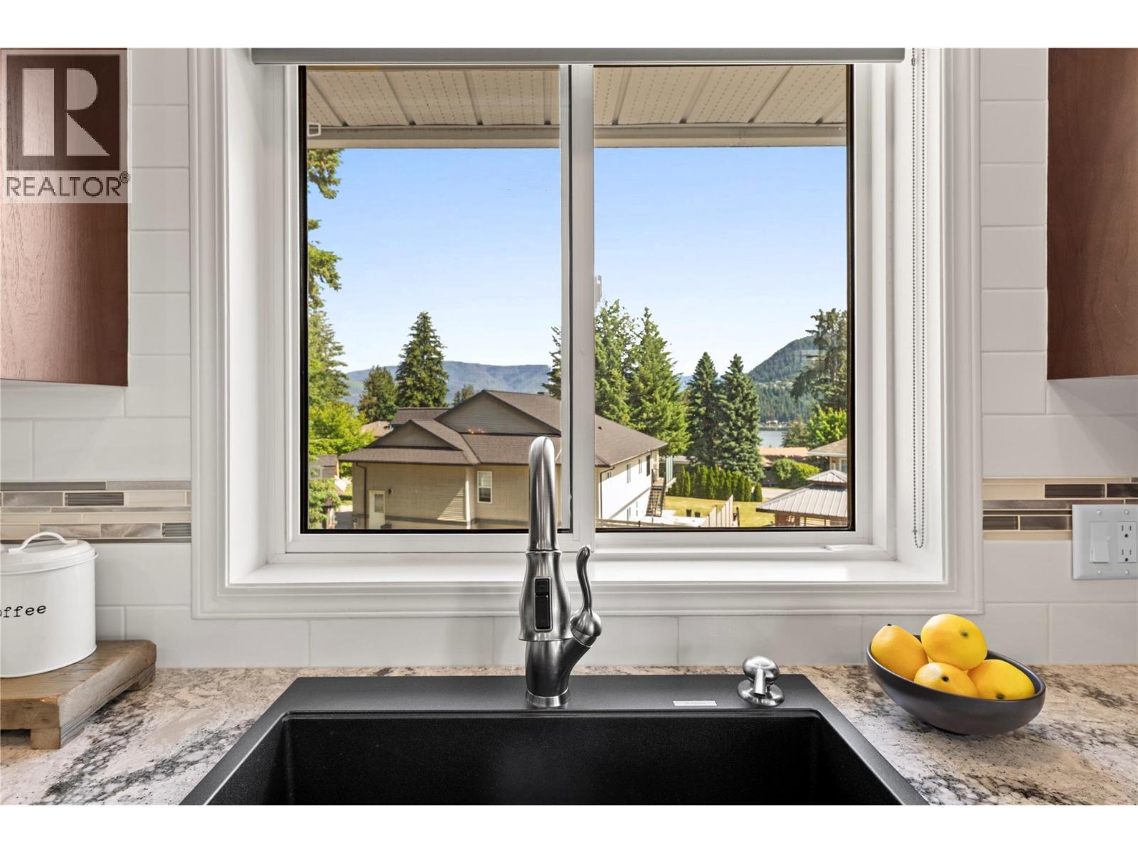 2934 Juniper Crescent, Sorrento, British Columbia  V0E 2W2 - Photo 17 - 10389877