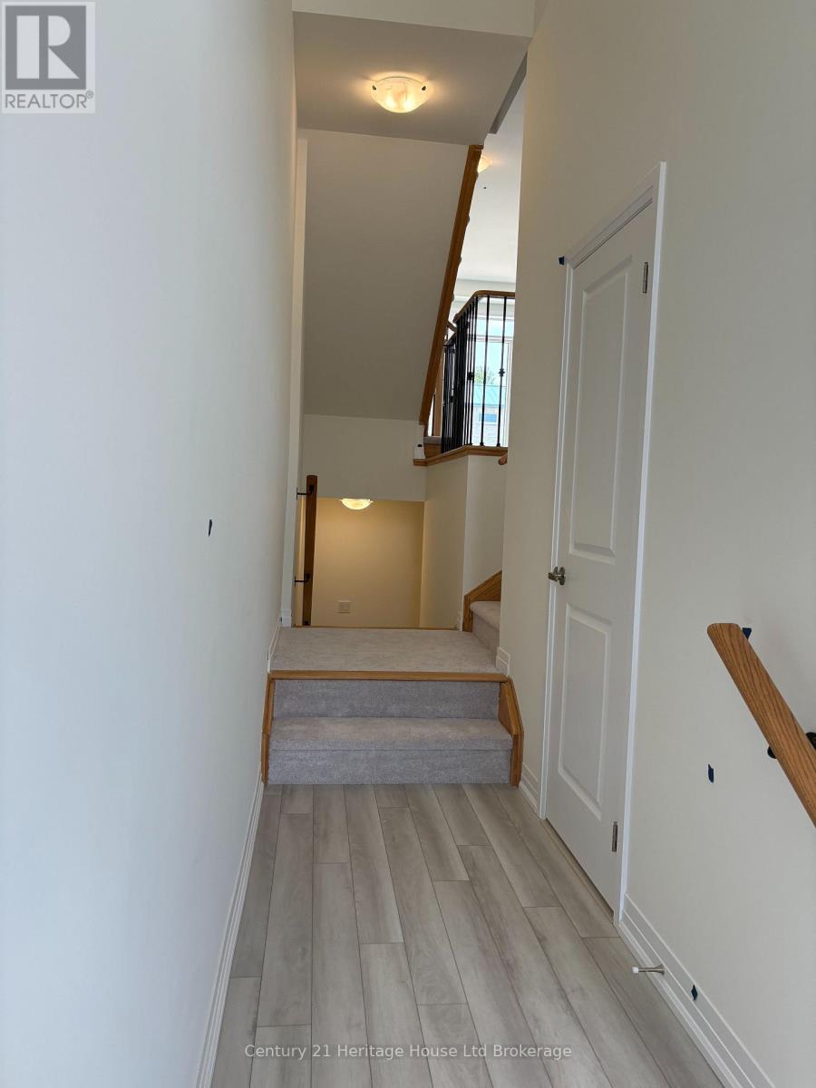 464 Jack Wilford Way, Woodstock, Ontario  N4S 7V6 - Photo 2 - X13649970
