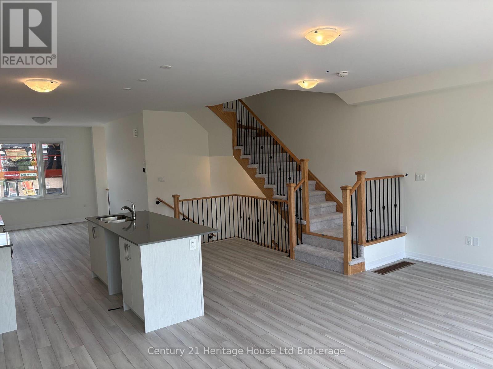 464 Jack Wilford Way, Woodstock, Ontario  N4S 7V6 - Photo 5 - X13649970