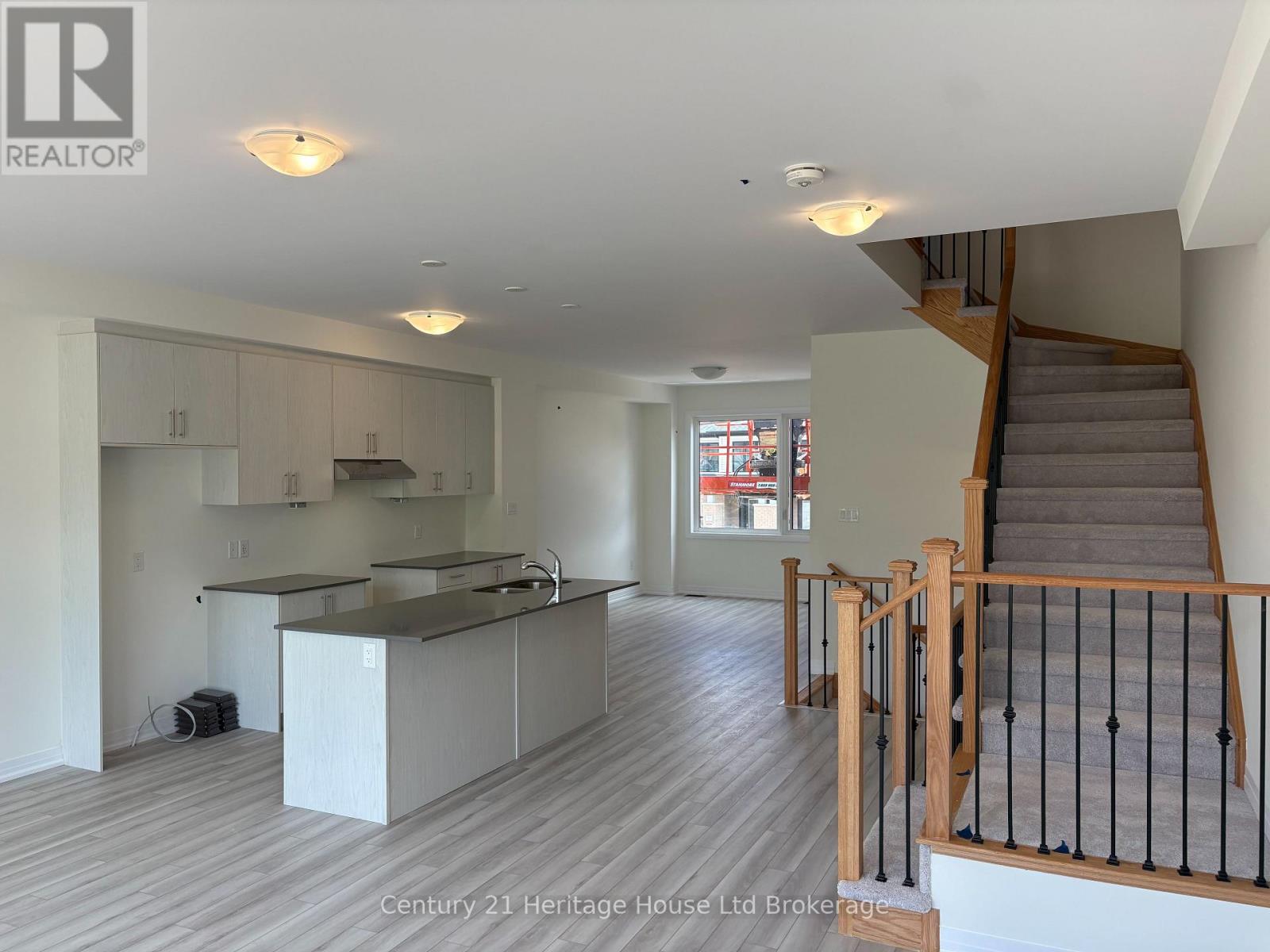 464 Jack Wilford Way, Woodstock, Ontario  N4S 7V6 - Photo 6 - X13649970