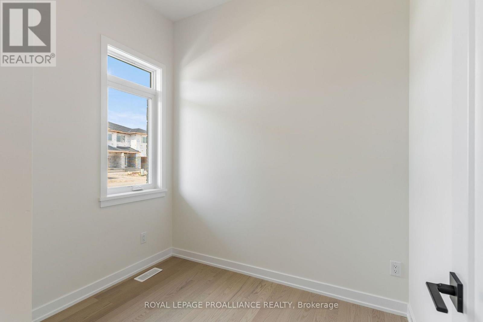 1043 Moore Street, Brockville, Ontario  K6V 0H1 - Photo 6 - X13649980