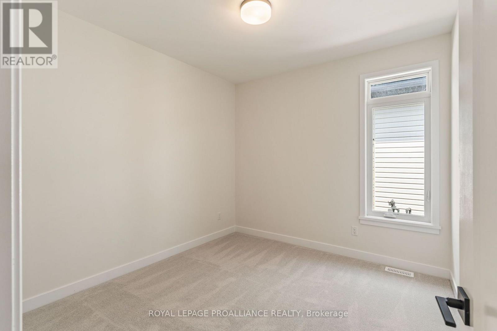 1043 Moore Street, Brockville, Ontario  K6V 0H1 - Photo 9 - X13649980
