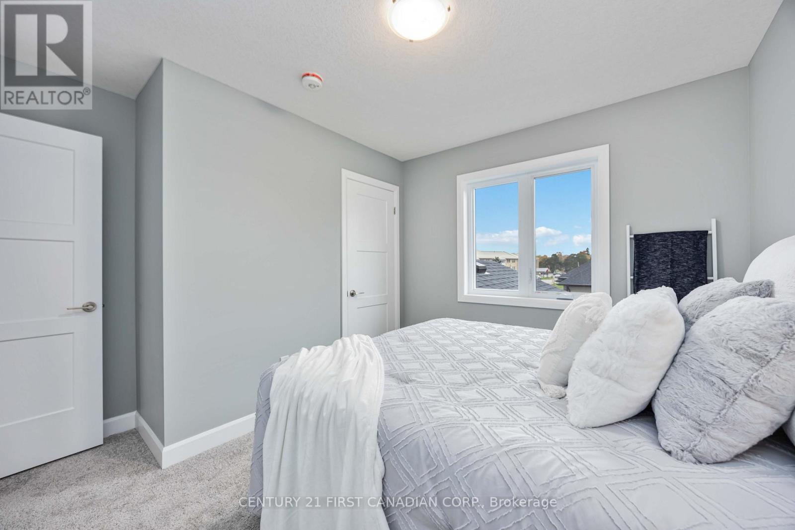 9 Postma Crescent, North Middlesex, Ontario  N0M 1A0 - Photo 19 - X12962142