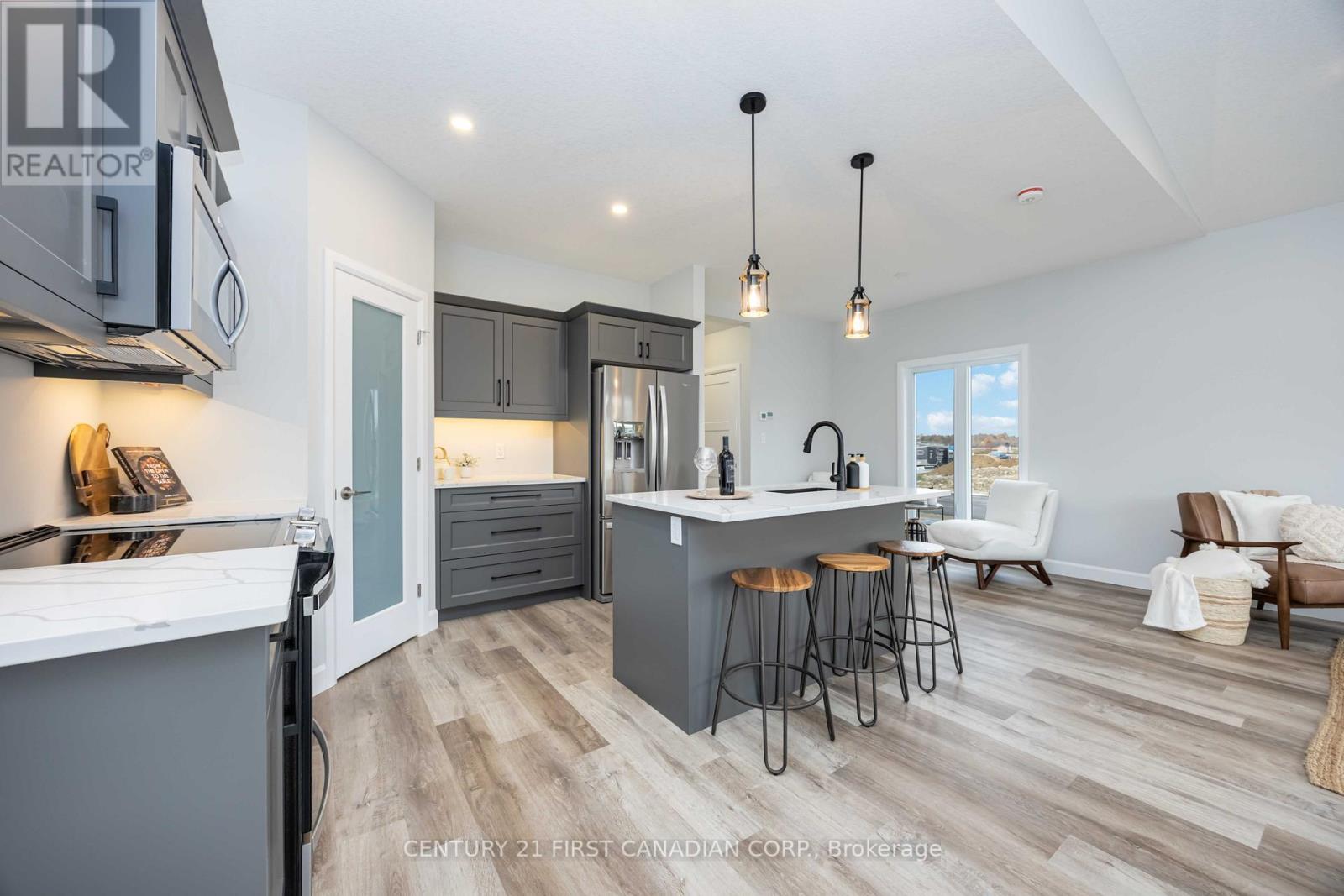 9 Postma Crescent, North Middlesex, Ontario  N0M 1A0 - Photo 14 - X12962142