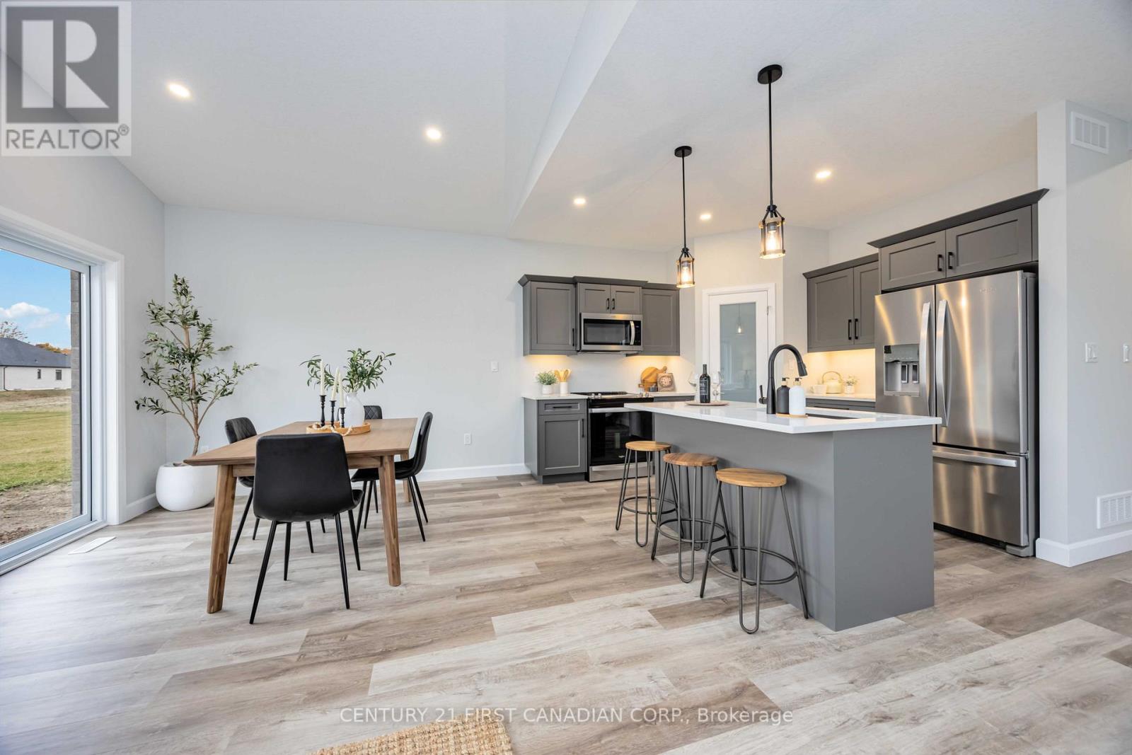 9 Postma Crescent, North Middlesex, Ontario  N0M 1A0 - Photo 16 - X12962142
